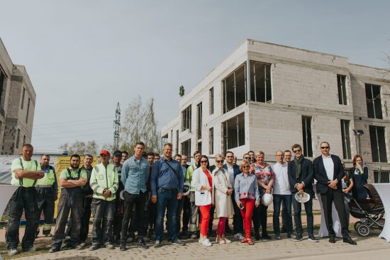 Mežaparka Rezidence celebrates “topping out” for its apartment buildings